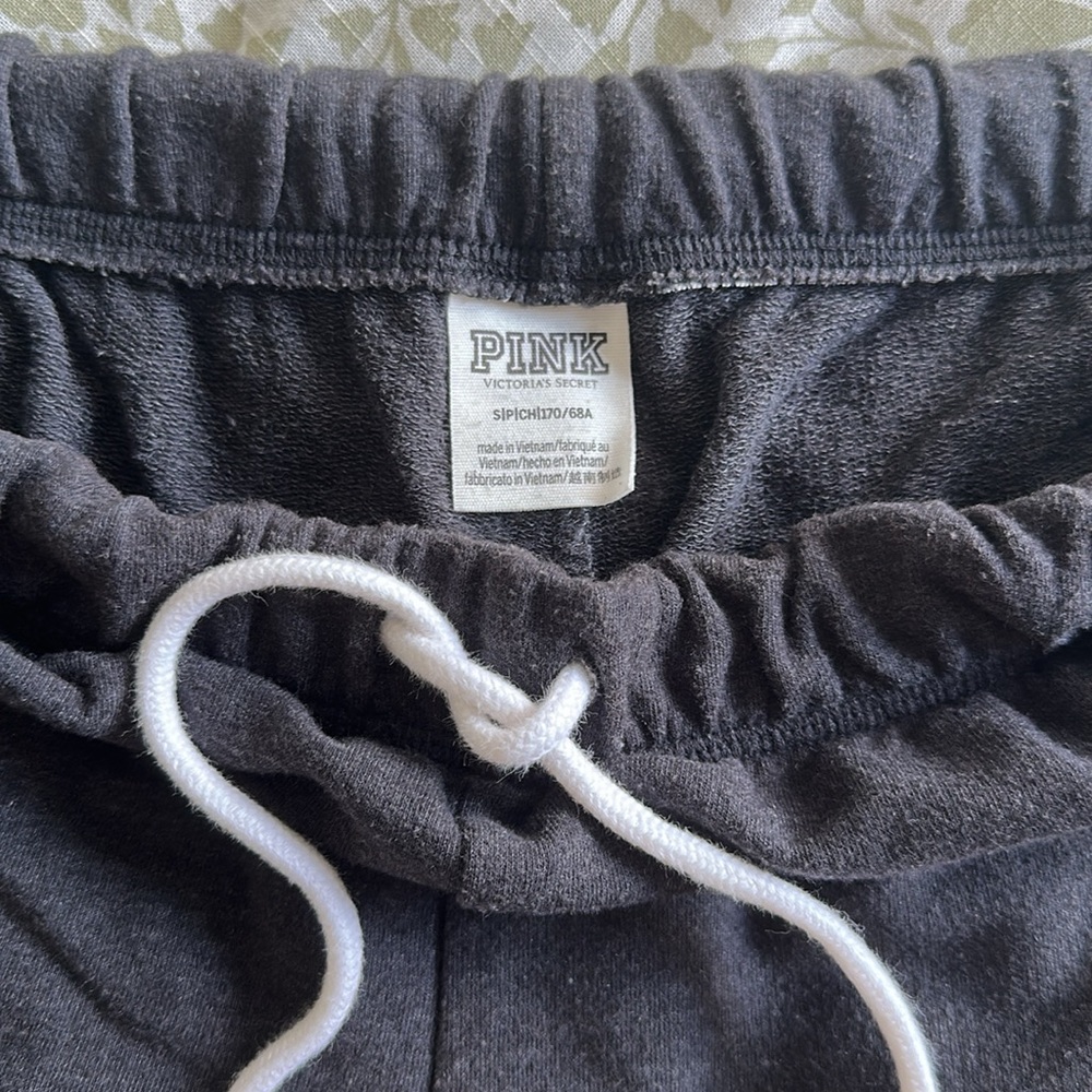 PINK Victoria's Secret Black Shorts with Drawstring - Picture 4 of 5